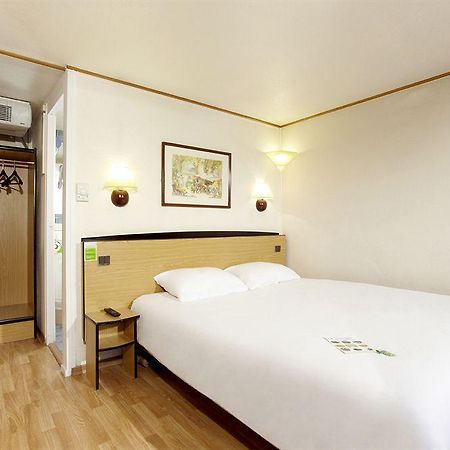 Campanile Hotel Mayenne Rum bild