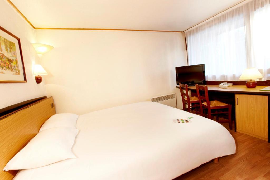 Campanile Hotel Mayenne Rum bild