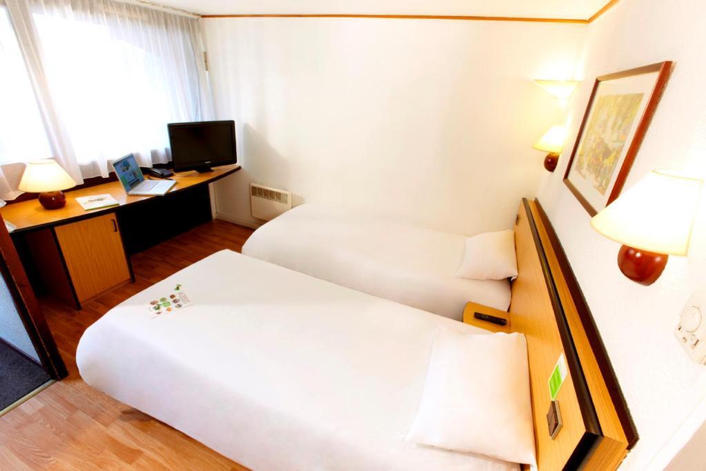 Campanile Hotel Mayenne Rum bild