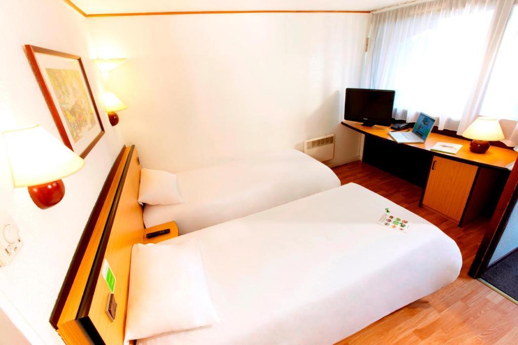 Campanile Hotel Mayenne Rum bild